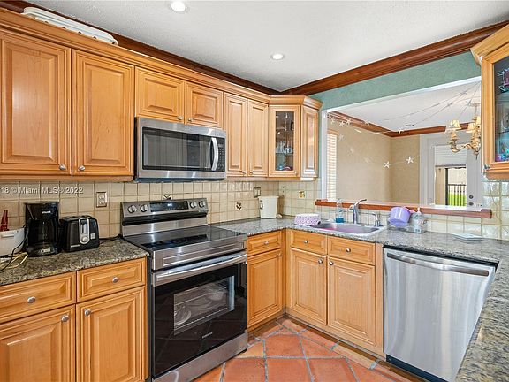 5th image of 10260 NW 46th St #0
