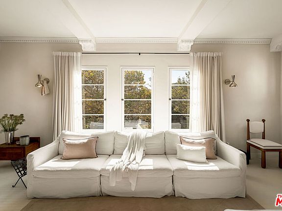 5th image of 1111 S Crescent Heights Blvd