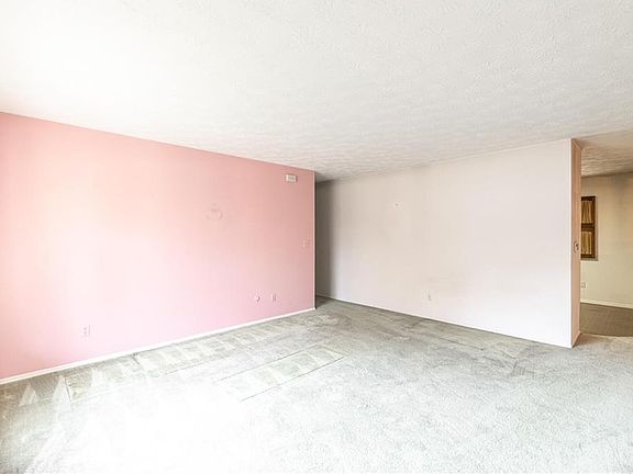 4th image of 7449 Whitehall Dr