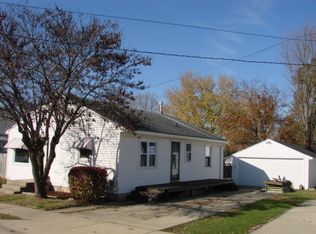 1315 W 2nd St, Dixon, IL 61021