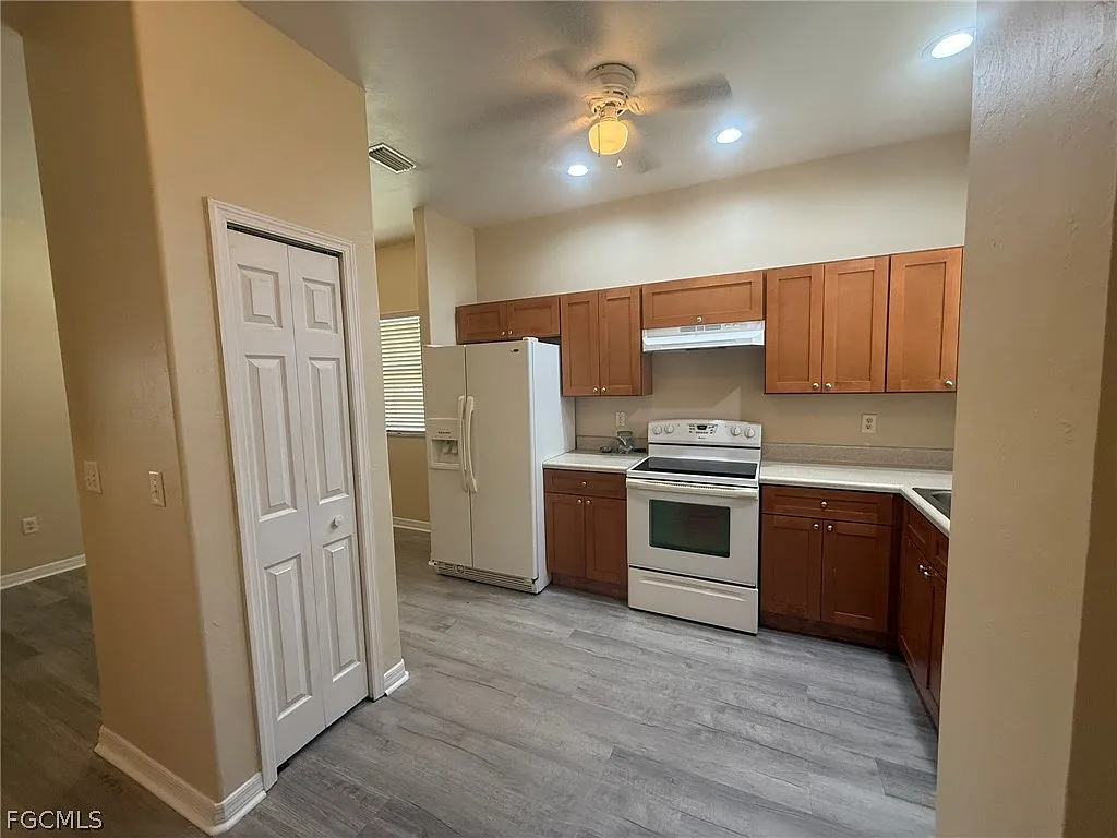 2 bed, 2.0 bath, 1142 sqft, $1,450 — Photo 3