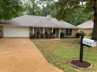 673 Southern Oaks Dr, Florence, MS 39073