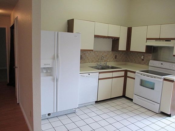 5th image of 1015 E Yager Ln Unit 188