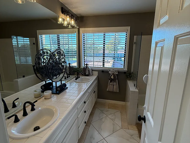 5330 Edgeview Dr — Photo 9