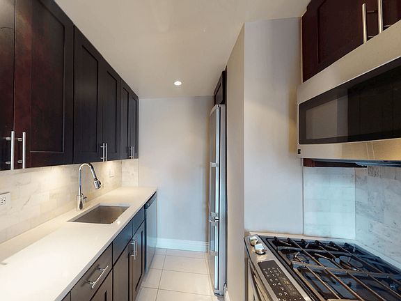 3rd image of 80 N Moore St #8023L