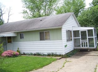 15 Hall St, Point Pleasant, WV 25550