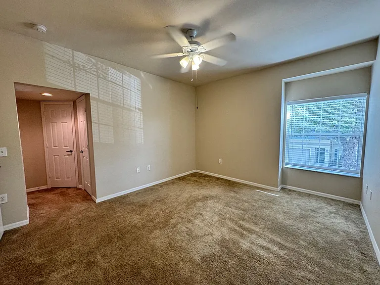 7750 Plantation Cir — Photo 32