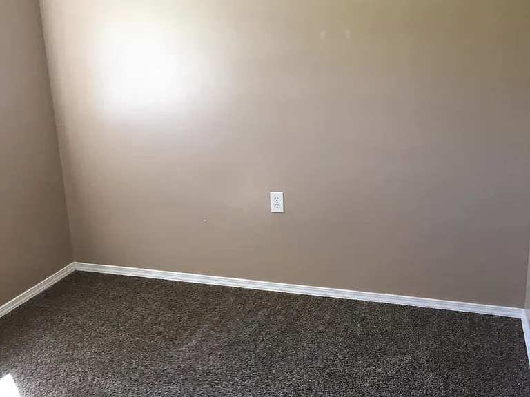 349 Morningside Dr #4 — Photo 9