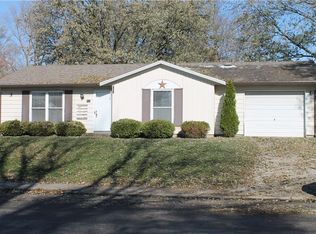 911 W Crawford St, Paris, IL 61944