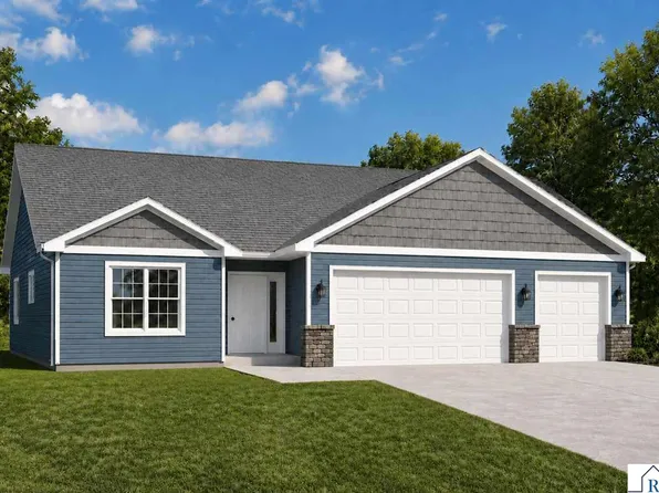 867 Goves Way, Madelia, MN 56062