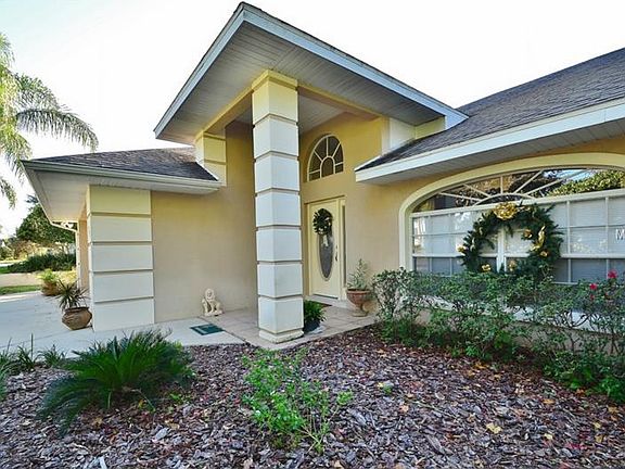 4th image of 384 Hinsdale Dr