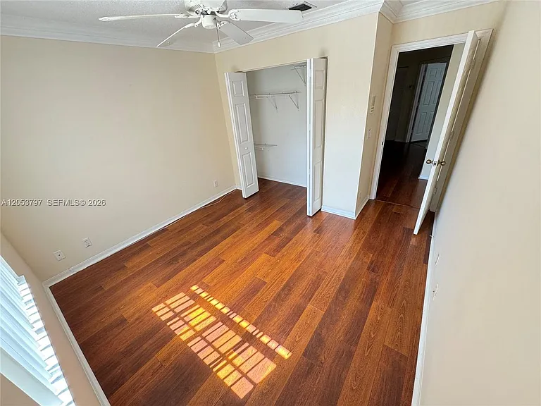7129 Crescent Creek Way — Photo 5