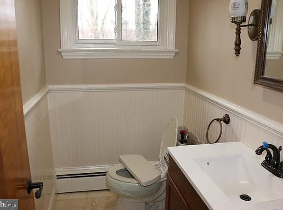 3rd image of 17719 Red Oak Dr