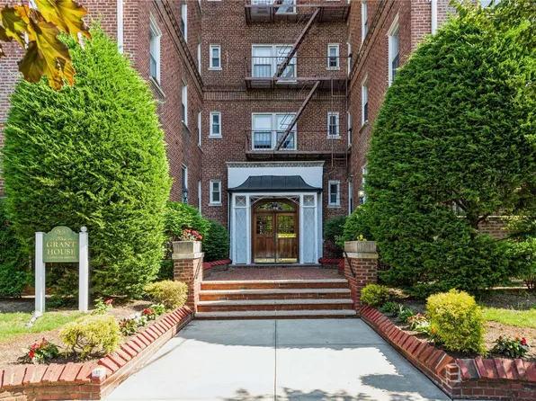 55 Grand Avenue #1D, Rockville Centre, NY 11570