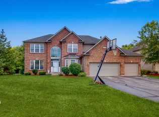 135 Timber Ct, Gilberts, IL 60136