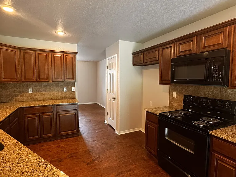 11723 E Creek Ln — Photo 4