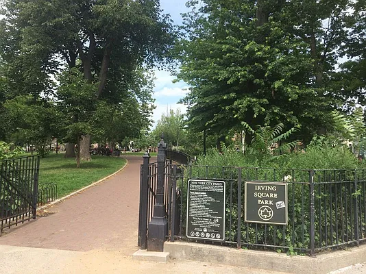 Rented by Premier Metro Realty Corp | media 18