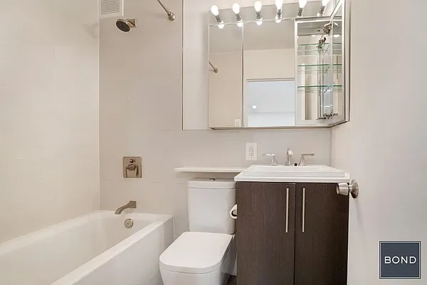 Rented by Bond New York | media 17