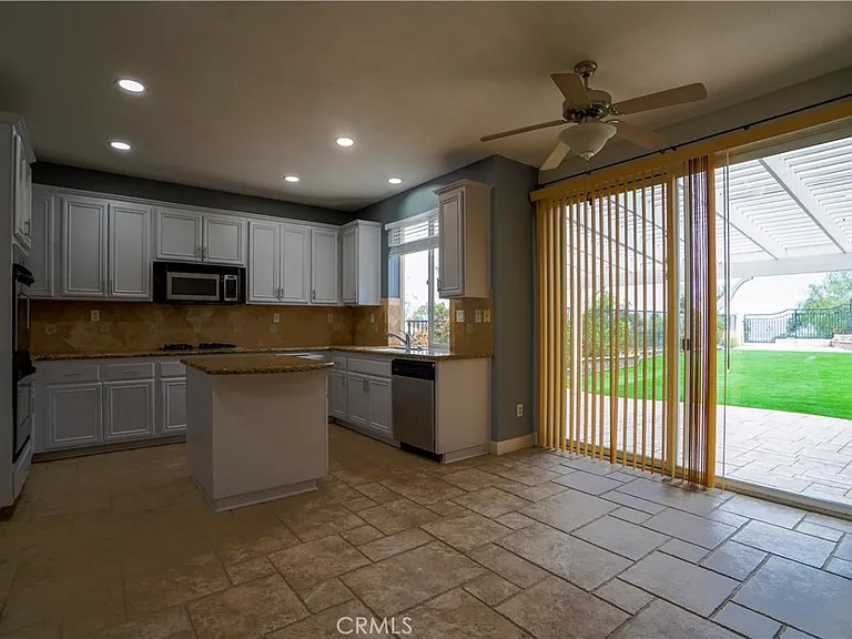 20640 Pesaro Way — Photo 23