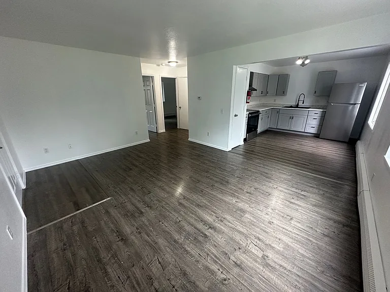 3404 Thompson Ave — Photo 10