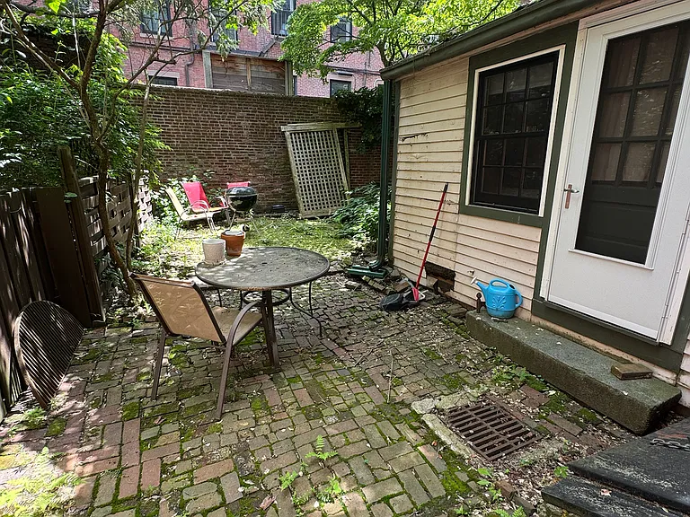 19 Joy St #2 — Photo 6