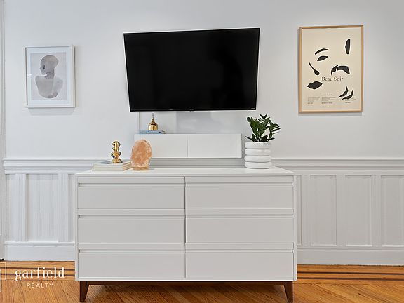 4th image of 442A 8th St #1