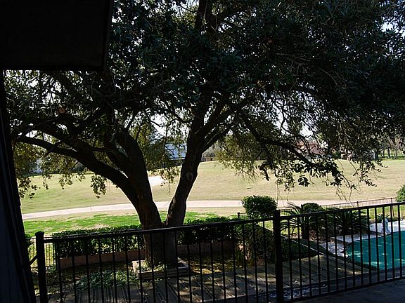 2nd image of 2818 Cypress Point Dr
