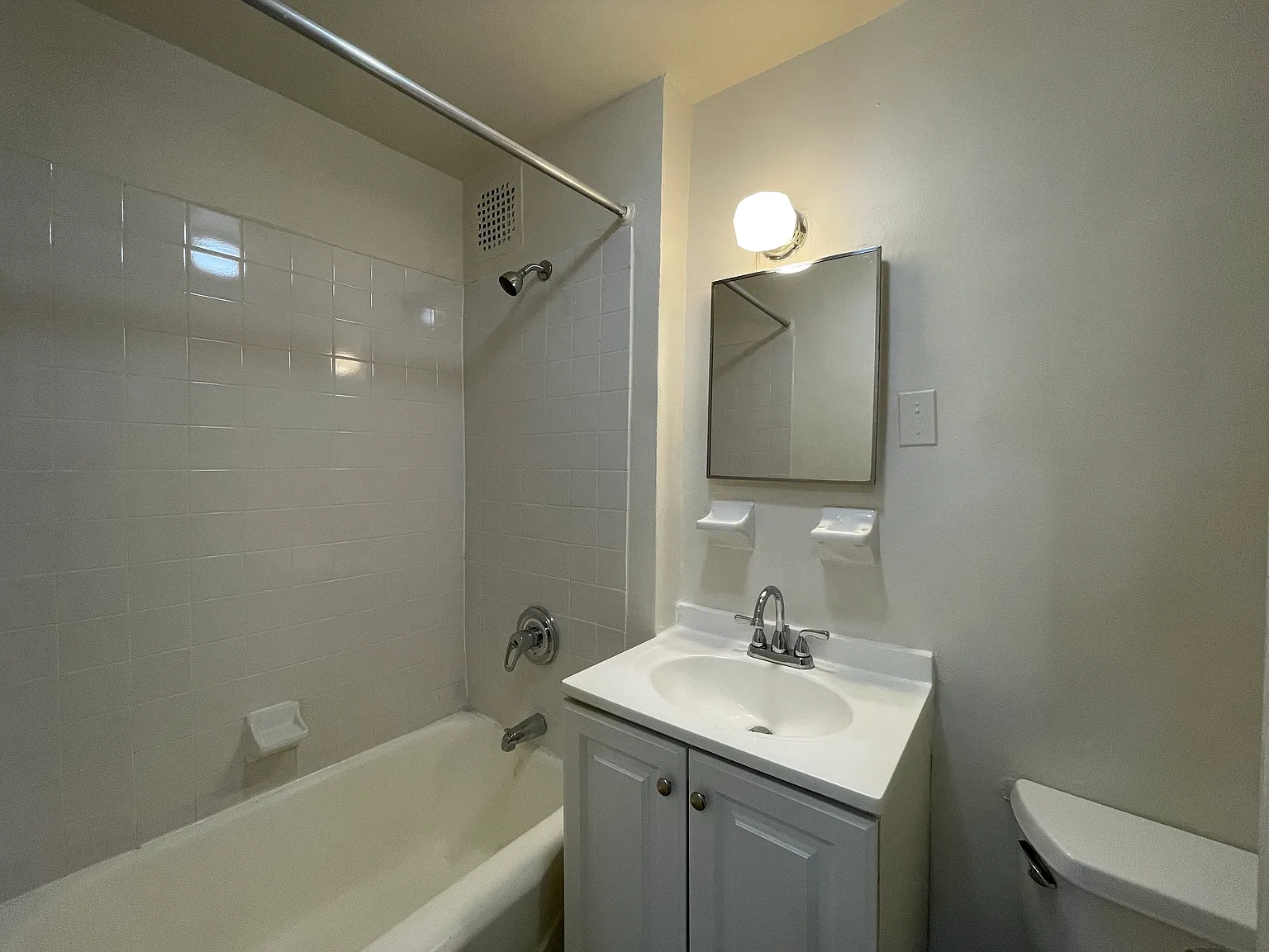 234 East Seventh Street — Photo 3
