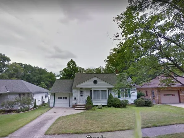 5985 Edgebrook Blvd, Parma Heights, OH 44130