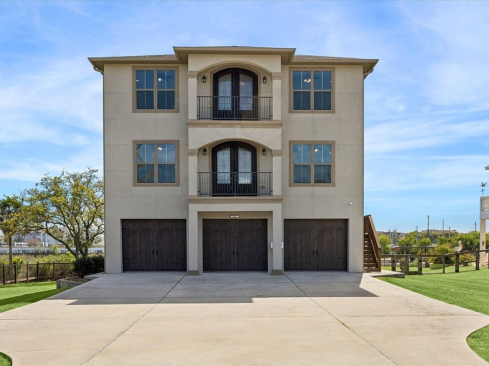 1st image of 2001 Ocean View Dr