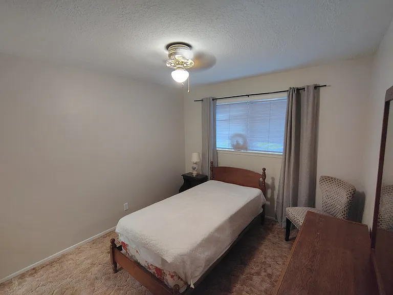 8412 Palo Duro Ave NE #4 — Photo 2