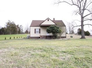 1822 E 3rd St, Farmville, VA 23901