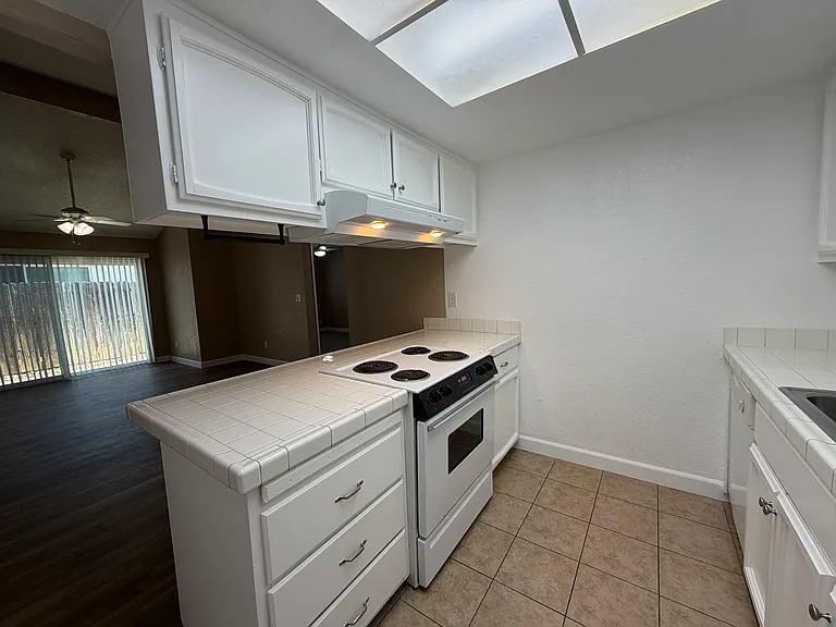 6906 Trovita Way #6906 — Photo 9