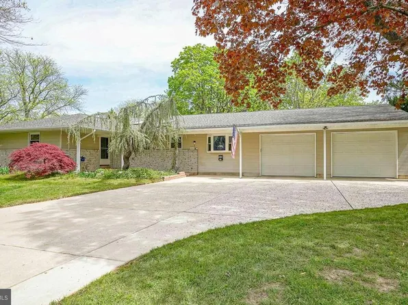 1518 Dogwood Dr, Cherry Hill, NJ 08003