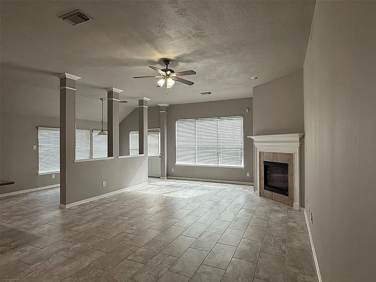 16126 Saxon Hollow Ln — Photo 4
