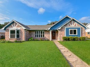 4909 Live Oak Dr, Dickinson, TX 77539
