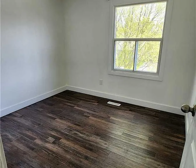 107 Crittenden Sq — Photo 12