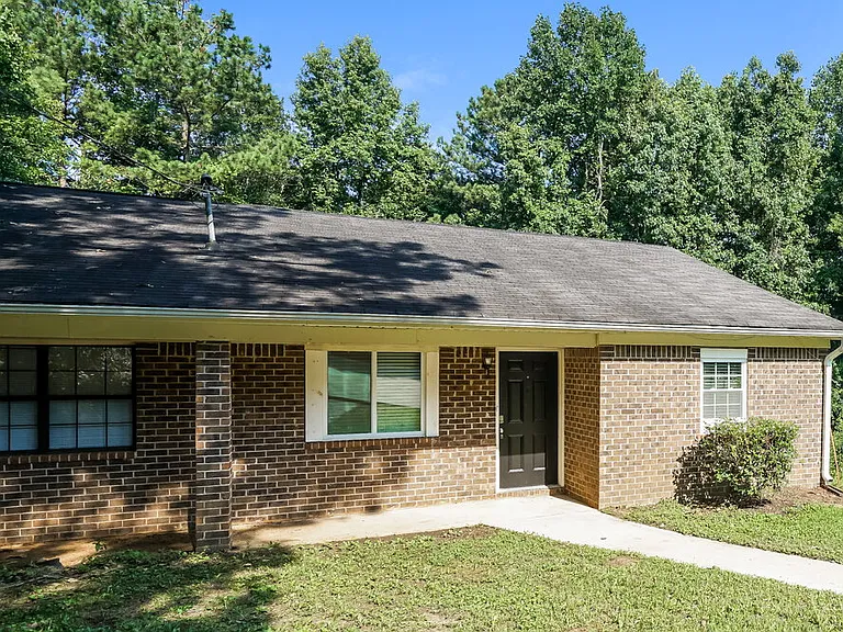 8373 Warren Dr — Photo 3