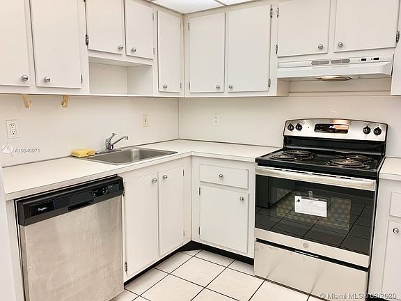 3rd image of 1200 NE Miami Gardens Dr APT 519W
