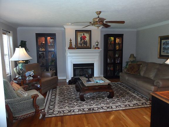5th image of 452 Ashland Oaks Dr