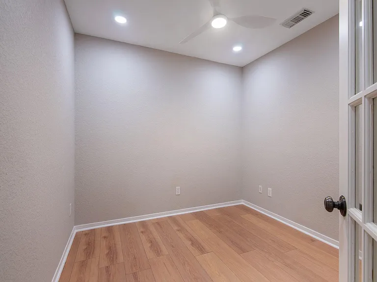 54 Douvaine Ct — Photo 27
