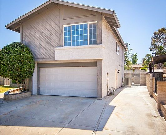 3rd image of 12861 Vivienda Ave