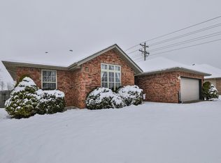 975 W Linwood Ave, Nixa, MO 65714