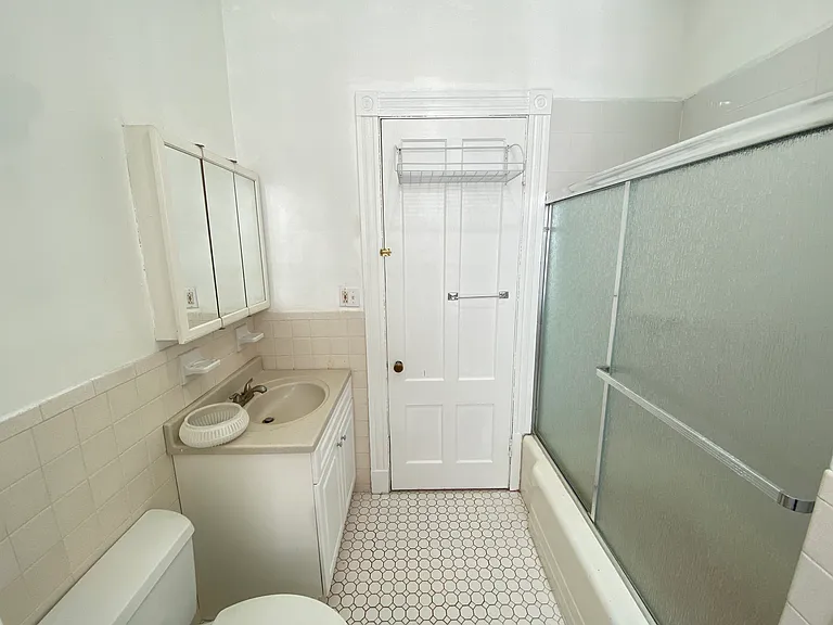 797 Orange St #2B — Photo 14