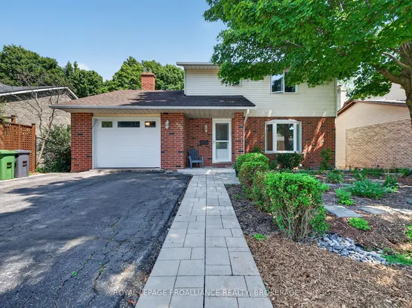 900 Nottinghill Ave, Kingston, ON K7P 2B4