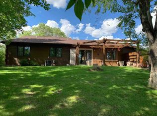 2433 8th St SW, Minot, ND 58701