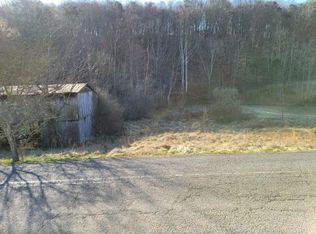 132 Country Ln, Surgoinsville, TN 37873