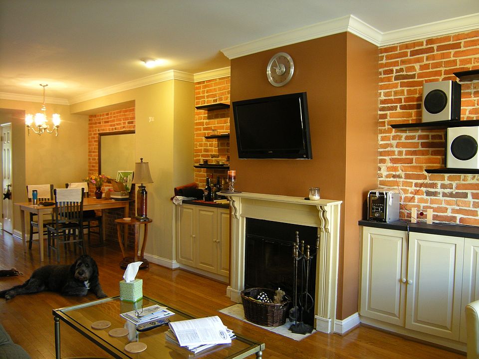 2nd image of 317 E Hamburg St