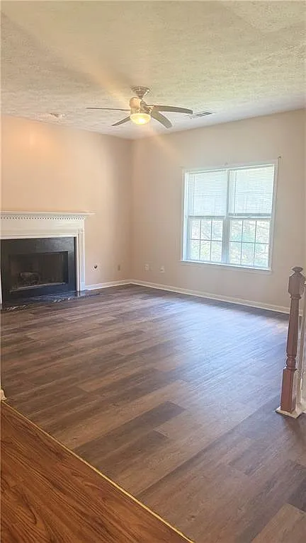 4 bed, 3.0 bath, 1866 sqft, $2,150 — Photo 4