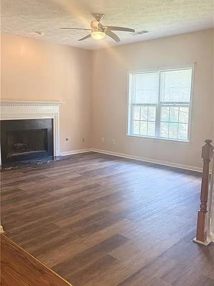 1475 Brookdale Dr — Photo 4